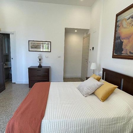 Villa Nanni Suites - Camera Anfiteatro - Lucca Bagian luar foto